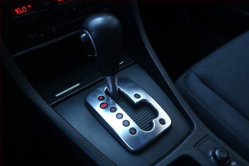 Audi A4 (2006) 2.0 TDI, Automat, Tempomat - fotka 13 z 17
