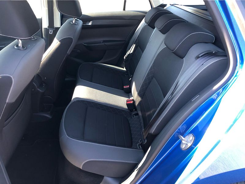 Škoda Fabia COMBI 1.0 TSi AMBITION - fotka 12 z 27
