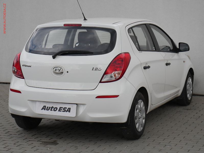 Hyundai i20 (2013) 1.2i, ČR, AC, zmk.řazení - fotka 4 z 14