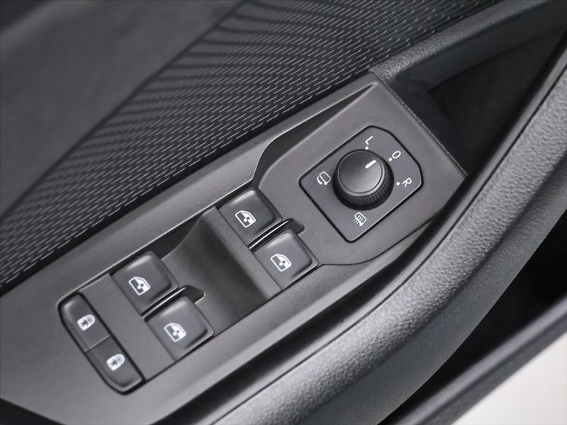 Škoda Octavia 2,0 TDI 147kW RS CZ DSG 4x4 - fotka 15 z 39