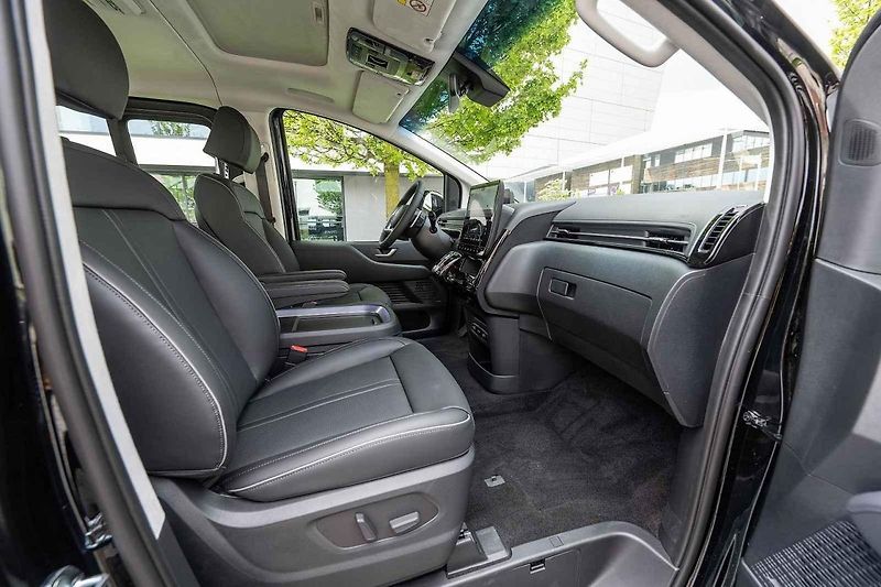 Auto jsem zatím mohl vyzkoušet pouze na hodinu