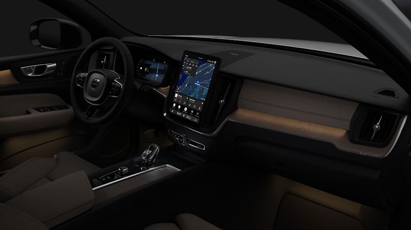 Volvo XC60 (2026) B5 AWD PLUS DARK AUT - fotka 13 z 14