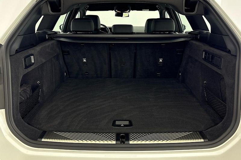 BMW Řada 5 540d xDrive Touring - fotka 10 z 24