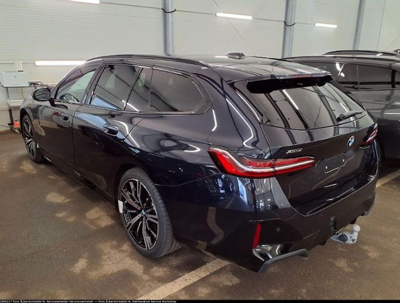 BMW Řada 5 540d xDrive Touring - fotka 2 z 6