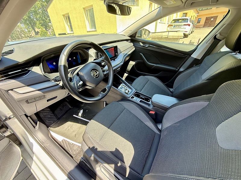 Škoda Octavia (2023) 1,5TSi 96kW DSG G-TEC Koup.ČR - fotka 8 z 15