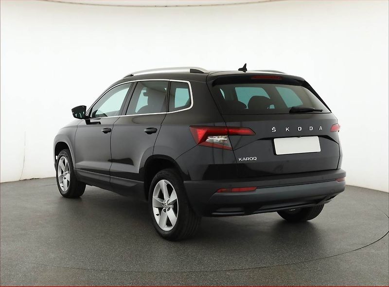 Škoda Karoq (2020) Style 1.6 TDI, Kůže, Navi - fotka 4 z 18