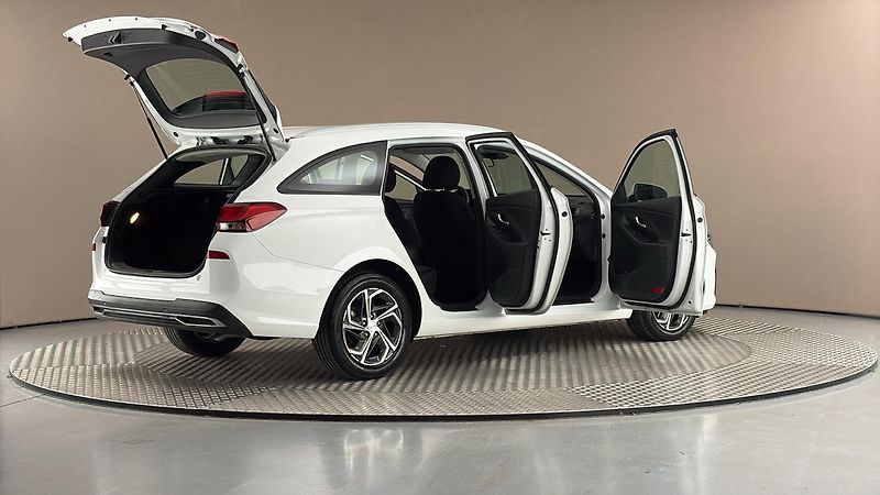Hyundai i30 1.0 T-GDI Family Comfort Kombi - fotka 6 z 23