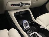 Volvo XC40 B4 DARK ULTRA AUT CZ - náhled 27
