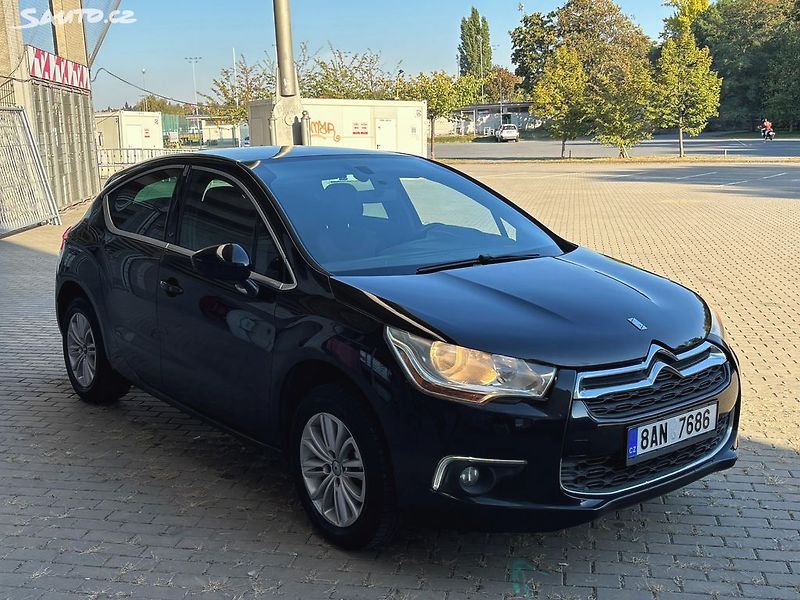 Citroën DS4 (2012) 1.6i, 88kw - fotka 7 z 18