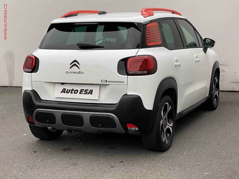 Citroën C3 Aircross (2018) 1.2 PT, Shine, navi, kamera - fotka 4 z 18