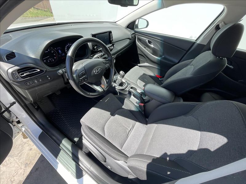 Hyundai i30 1,5 T-GDI Combi Smart - fotka 5 z 22