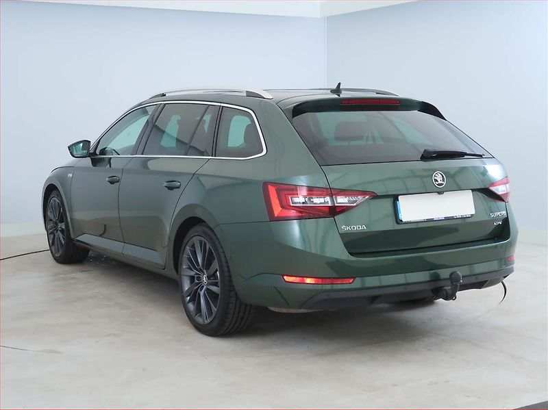 Škoda Superb (2018) Style Plus 2.0 TDI - fotka 4 z 16