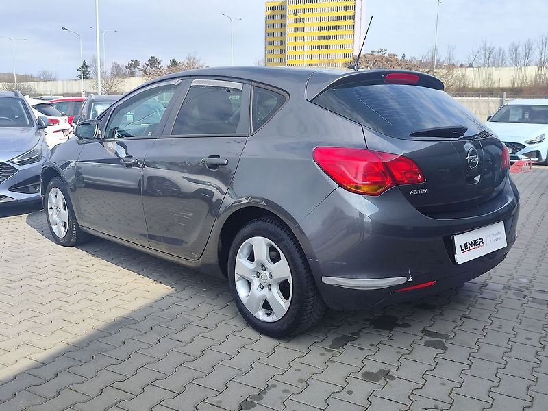 Opel Astra 1.4i/74kW Enjoy ČR - fotka 7 z 31