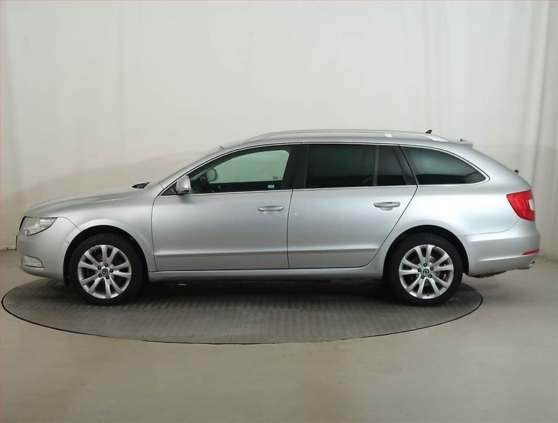 Škoda Superb (2013) Ambition 1.8 TSI, 4X4, Xenony - fotka 3 z 13