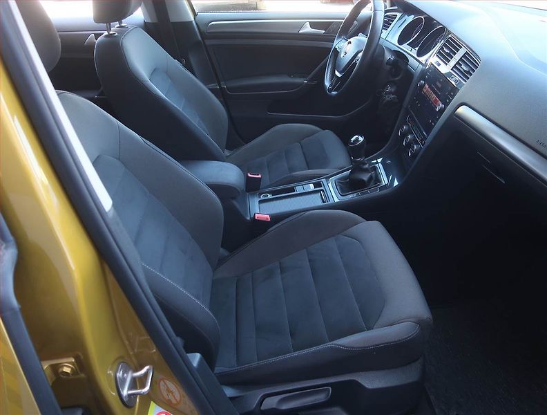 Volkswagen Golf (2019) 1.0 TSI, Tempomat - fotka 9 z 17