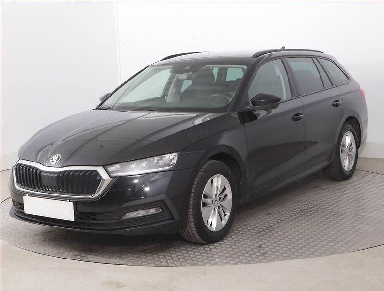 Škoda Octavia (2023) 2.0 TDI, Automat, Serv.kniha - fotka 2 z 17