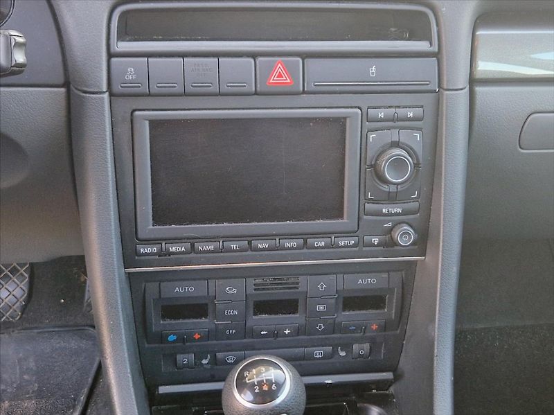 Seat Exeo 2,0 TDI Hezký stav - fotka 24 z 24