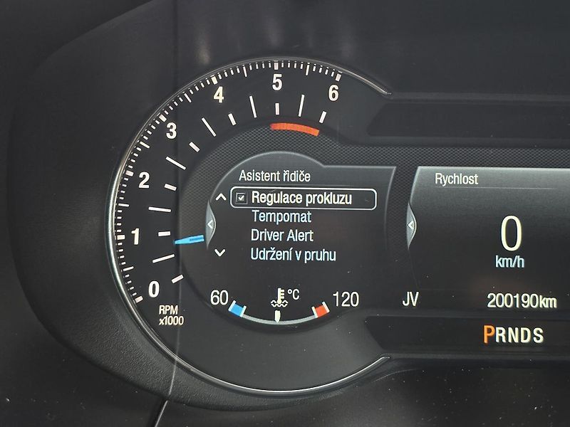 Ford S-MAX TITANIUM 2.0 132kW LED + NAVI - fotka 22 z 42