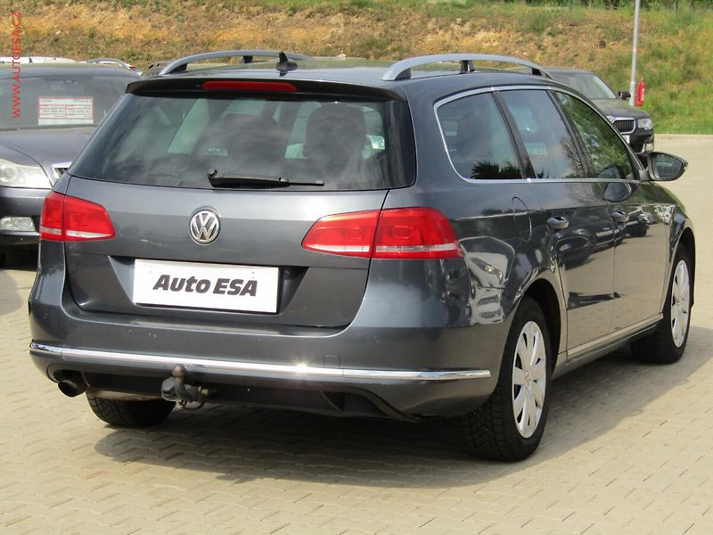 Volkswagen Passat (2011) 1.4TSi, DSG, park.čidla - fotka 4 z 20