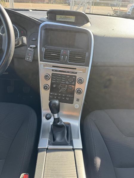 Volvo XC60 (2010) 2.4D5 151KW 1.Majitel AWD  - fotka 33 z 40