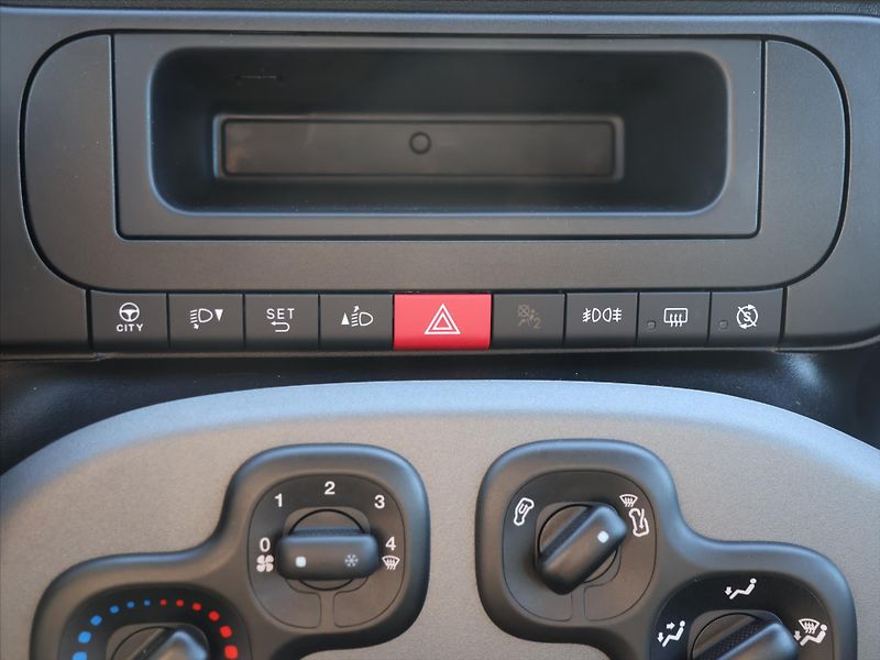 Fiat Panda 1,0 i Hybrid Cross Klima DPH - fotka 20 z 31