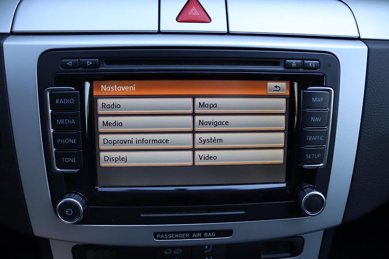 Volkswagen Passat VARIANT 2.0TDI DSG 103kW - fotka 32 z 50