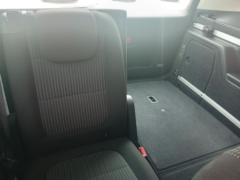 Seat Alhambra 2.0 TDi 7míst DSG - fotka 18 z 40