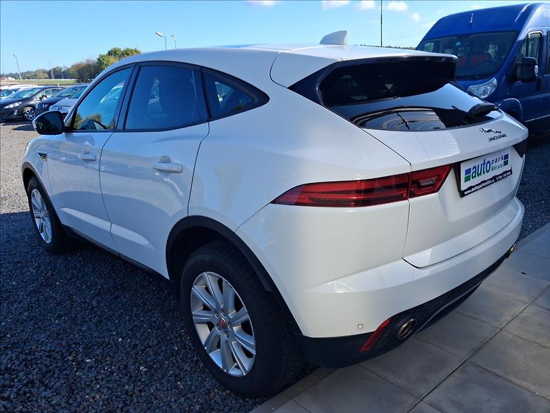 Jaguar E-Pace 2,0 SE - fotka 5 z 17