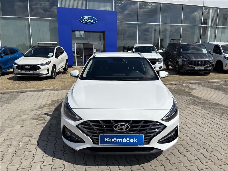 Hyundai i30 1,5 Smart 81kW kombi - fotka 8 z 34