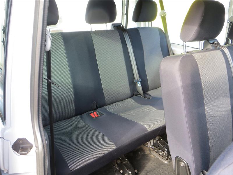 Volkswagen Transporter 2,0 TDI 110kW DSG7 - 9míst ČR - fotka 17 z 19