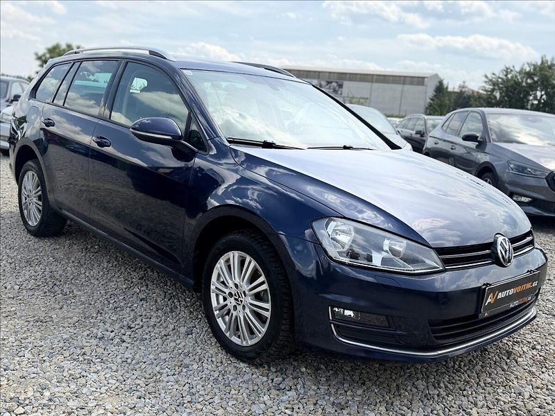 Volkswagen Golf TSI DSG F1 NAVI SERVISKA - fotka 3 z 32