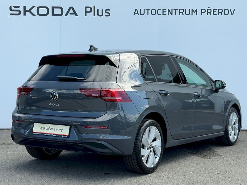 Volkswagen Golf (2025) 1.5 TSI 85kW People - fotka 2 z 35