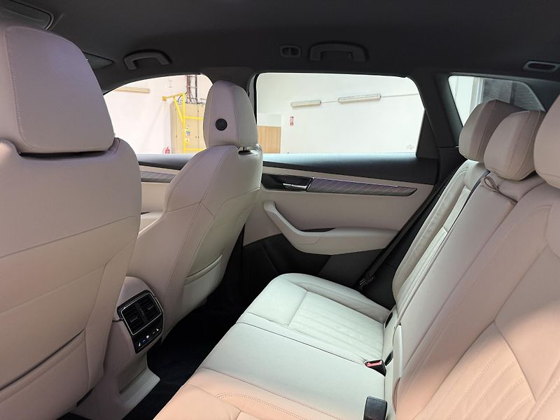 Škoda Karoq 1.5 TSI 110kW Style Exclusive - fotka 12 z 15