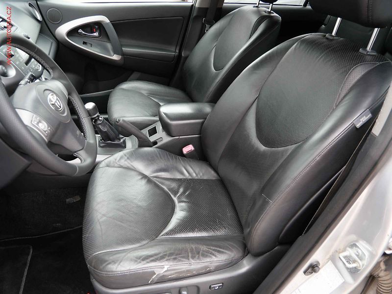 Toyota RAV4 (2008) 2.2 D-CAT 4x4, STK8/28 - fotka 9 z 17