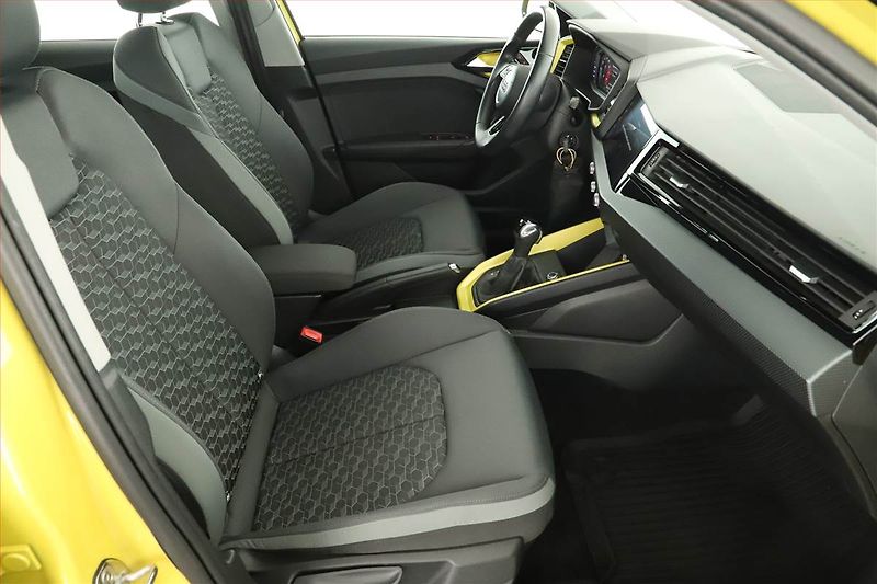 Audi A1 (2019) S-Line 30 TFSI - fotka 7 z 15