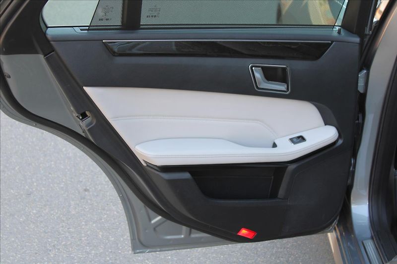 Mercedes-Benz Třídy E 350CDI 4M/ACC/KEYLESS/DPH - fotka 40 z 46
