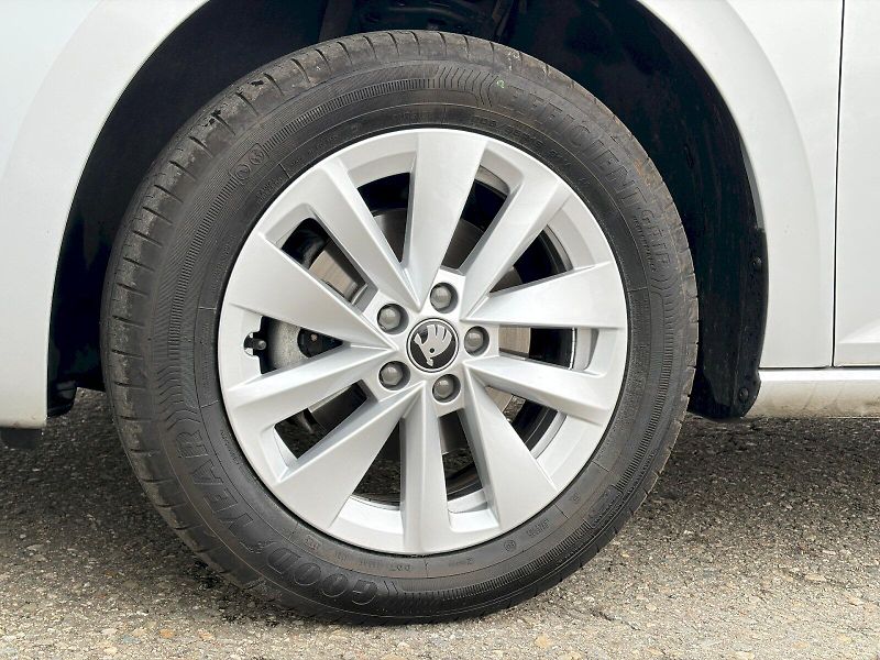 Škoda Scala (2025) 1.0 TSI / 85 kW / SELECTION - fotka 34 z 35