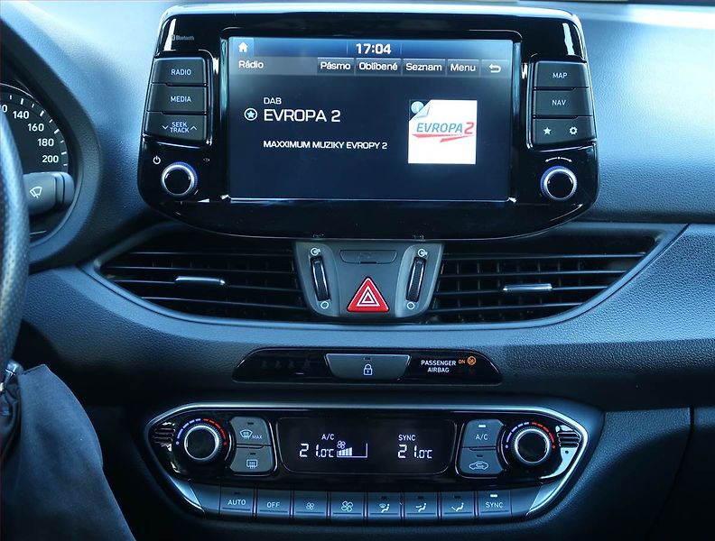 Hyundai i30 (2019) Style 1.4 T-GDI, Serv.kniha - fotka 12 z 19