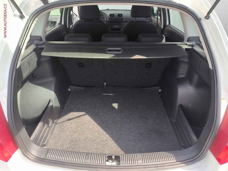 Škoda Fabia (2011) 1.6 TDI, ČR, Klima - fotka 7 z 15