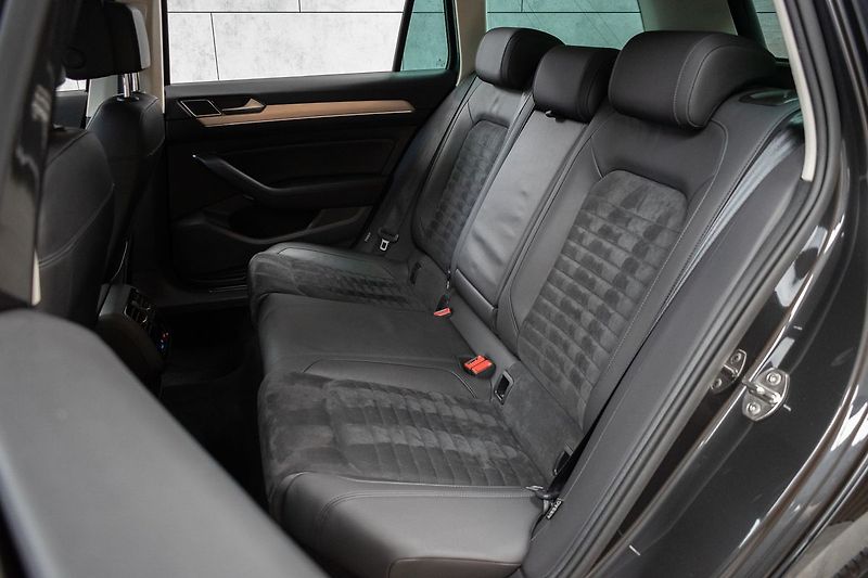 Volkswagen Passat 2.0 TDI 110*DSG* REZERVACE - fotka 11 z 43