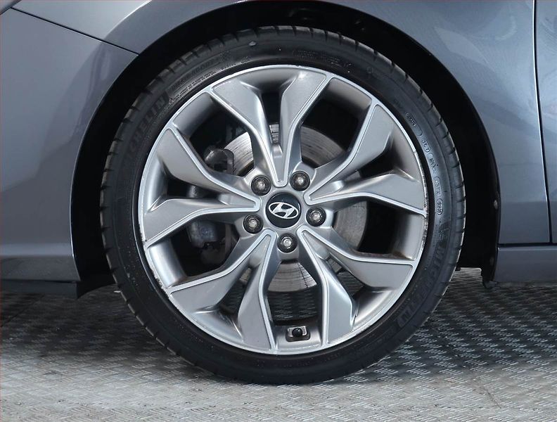 Hyundai i30 (2019) Style 1.4 T-GDI, Automat - fotka 15 z 20