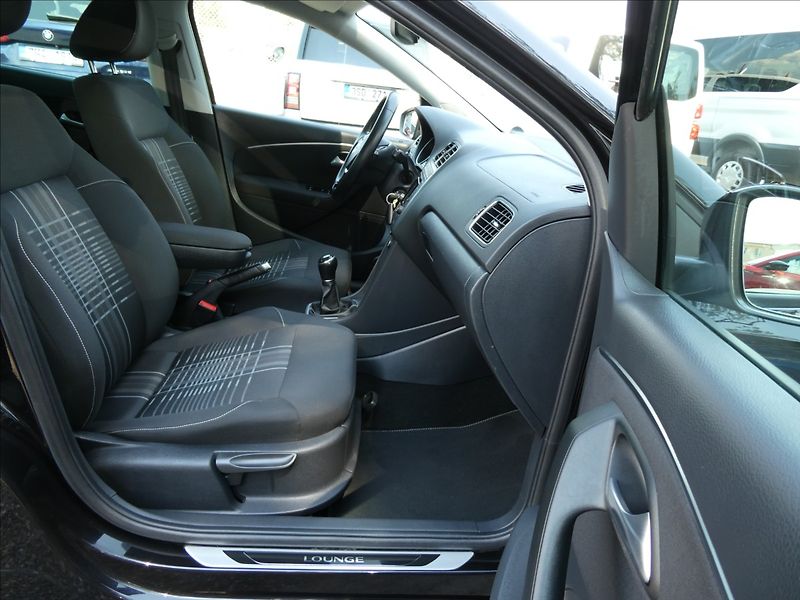 Volkswagen Polo 1,2 TSi 66kW serviska, 2x kola - fotka 26 z 50