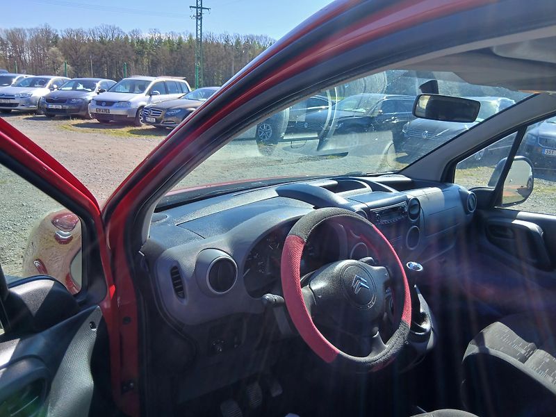 Citroën Berlingo 1.6 HDI, ALU - fotka 21 z 31