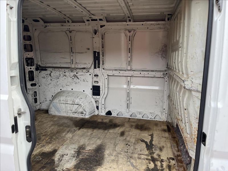 Fiat Ducato 2.2 JTD L1H1 NOVÉ PNEU VSTŘIKY - fotka 25 z 28