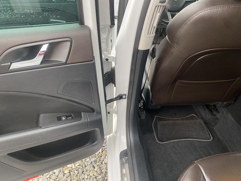 Škoda Superb 2.0TDi 4x4 170PS DSG L+K COMBI - fotka 98 z 158