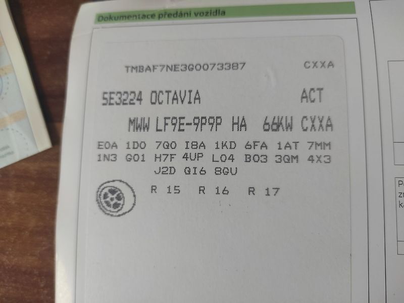 Škoda Octavia 1.6 TDI 66kW Active - fotka 21 z 22
