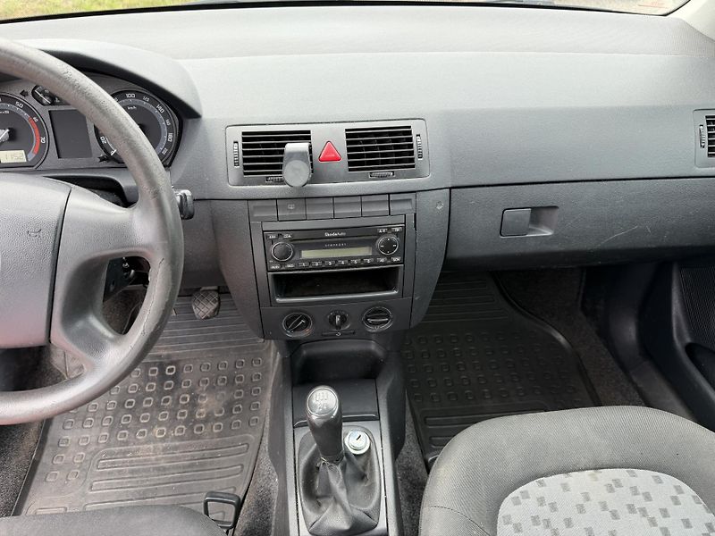 Škoda Fabia 1.2i - fotka 16 z 20