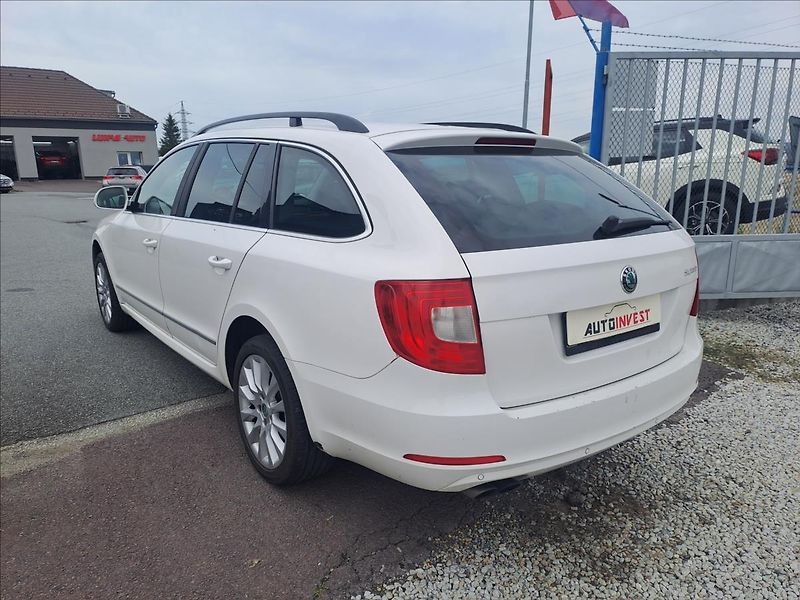 Škoda Superb 2,0 TDI DSG KOUPENO CZ - fotka 4 z 16
