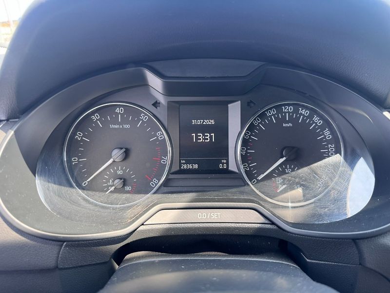 Škoda Octavia (2015) 1,4 TSI 110 KW SERVIS STK - fotka 19 z 50