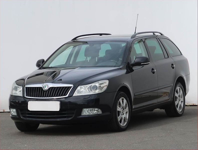 Škoda Octavia (2012) Elegance 2.0 TDI, Automat - fotka 2 z 21